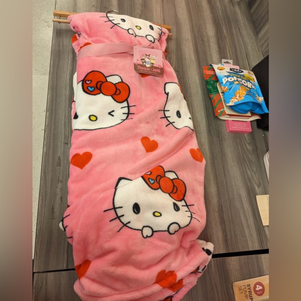 Hello Kitty Valentines Blanket